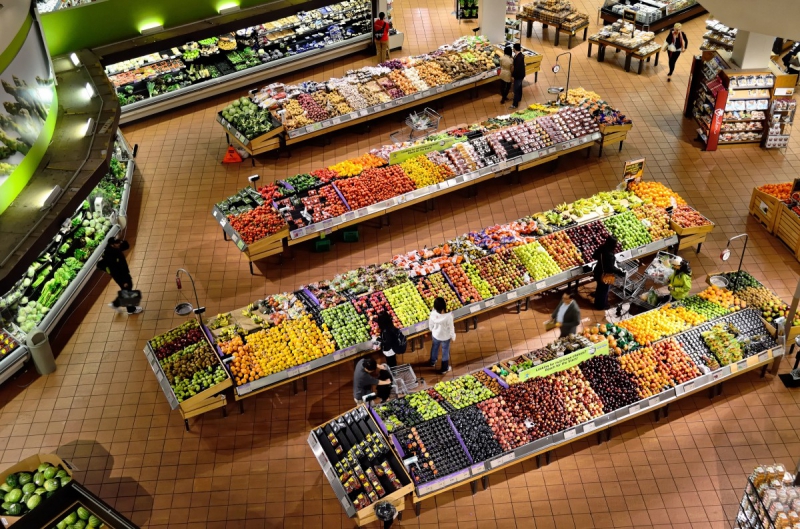 vente-LE CASTELLET-min_supermarket_stalls_coolers_market_food_fresh_shop_organic-652223